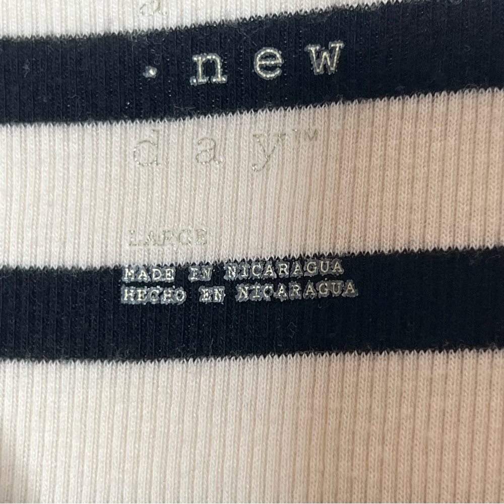 A New Day Black and Cream Striped Ribbed Tank Top Large - Picture 3 of 6